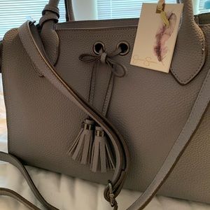 Crossbody tote